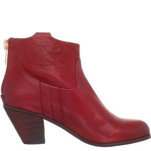 Sam Edelman Women's Lisle Bootie Red
